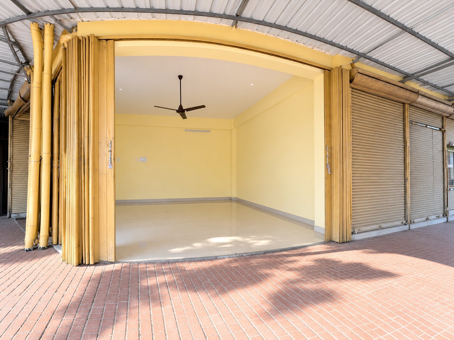Road-Facing Corner Shop for Sale